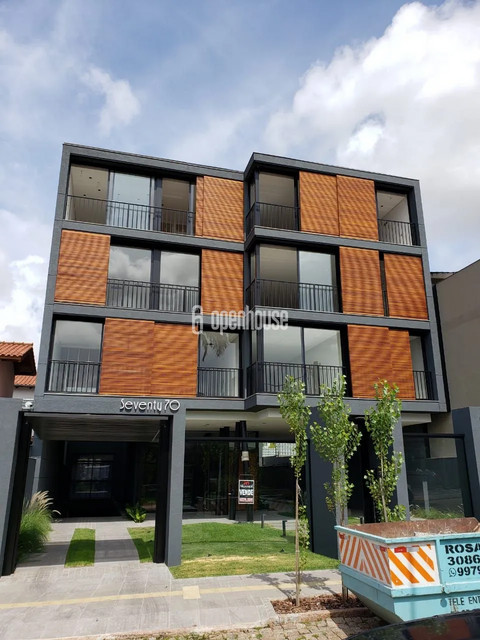 Apartamento de 3 dormitórios com 3 suítes de 185m² e 4 vagas de garagem