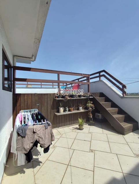 Cobertura com Piscina 4 Dormitórios 2 Suítes 3 Banheiro 2 Vagas