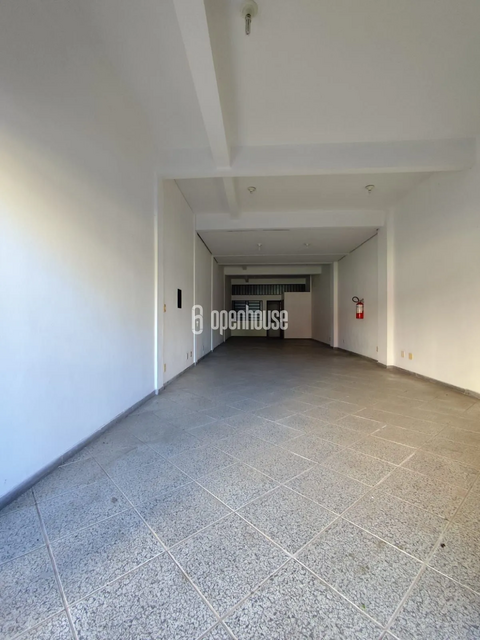 Prédio comercial de 388 m² 2 lojas amplas 6 salas com 30 m² cada