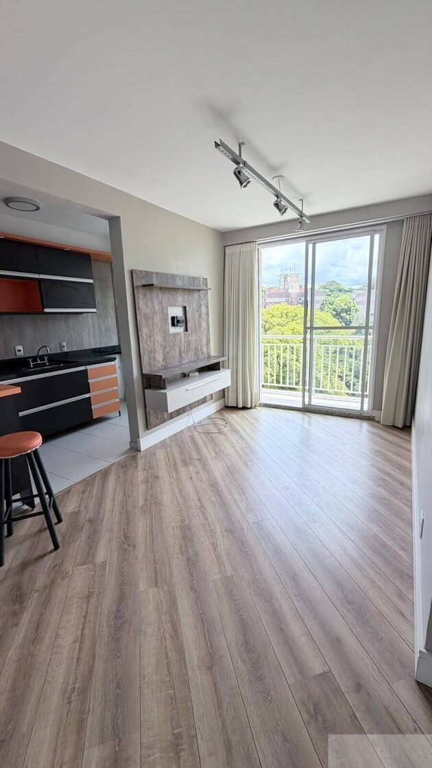 Apartamento 2 Dormitórios com Varanda e Vaga no Condomínio Canto dos Pássaros – R$ 340 mi