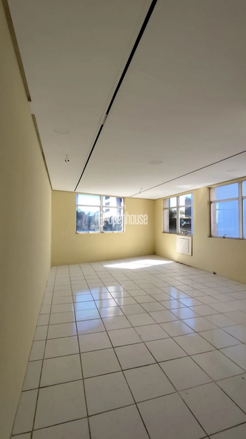 Sala Comercial 60m² c/ Vaga – Av. Carlos Gomes