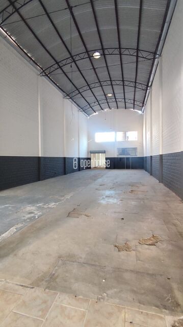 Pavilhão 250m² c/ Escritório e Entrada Caminhão