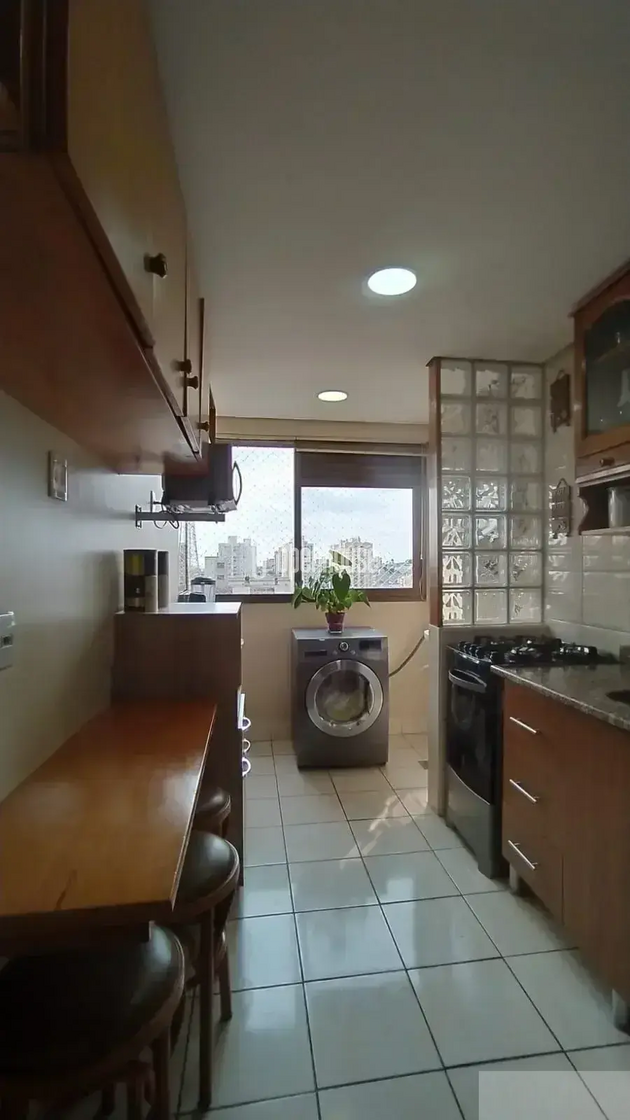 Apartamento Semi-Mobiliado de 3 Quartos com Suíte 2 vagas cobertas