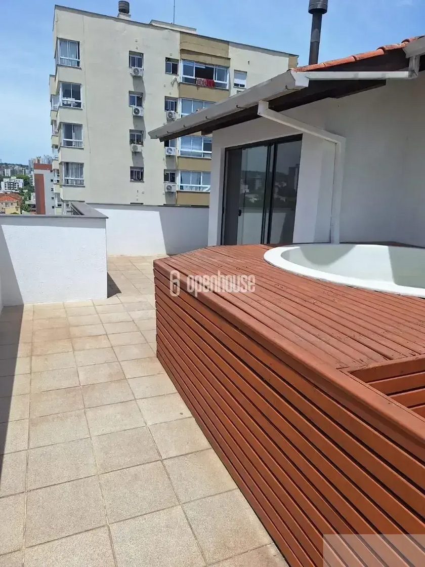 Cobrtura com 225 m² 3 Dormitórios 1 suíte 4 banheiros 1 vaga