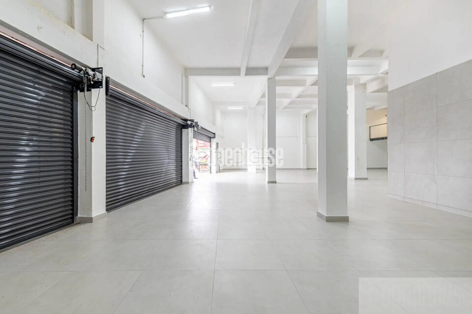 Loja comercial 530 m² 4 vagas