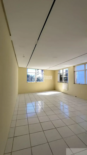 Sala Comercial 60m² c/ Vaga – Av. Carlos Gomes